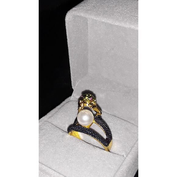 NIB Sz 9 Ring CZ Crystal Stone and Pearl Frog in Gold Casement Ring- - Picture 5 of 7